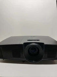 Dell 1220 DLP Projector Portable 2700 Lumens Home Theater 1080p HDMI - Picture 1 of 10