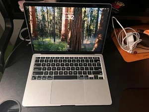 MacBook Air M1 2020 13.3 SLV - M1 8 Core/8GB RAM/256GB Silver -In Good Condition - Picture 1 of 8