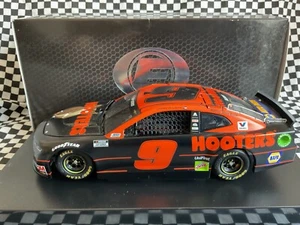 Chase Elliott #9 Hooter's Night Owl 2020 Chevy ZL1 1/24 NASCAR Die-cast ELITE - Bild 1 von 4