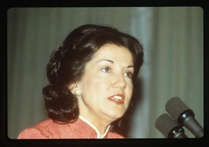 1981 Elizabeth H Dole US Presidential Assistant UN Press Trans 35mm Slide - Picture 1 of 2