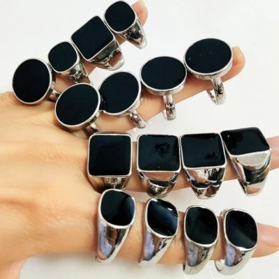 Anillos de metal enchapados en plata esmalte negro superficie lisa mezcla formas 30 un. unisex Foto 1 de 4