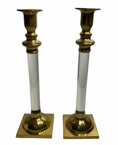 "Par de candelabros MCM Lucite y latón de colección Hollywood Regency 12"" H" - Imagen 1 de 11