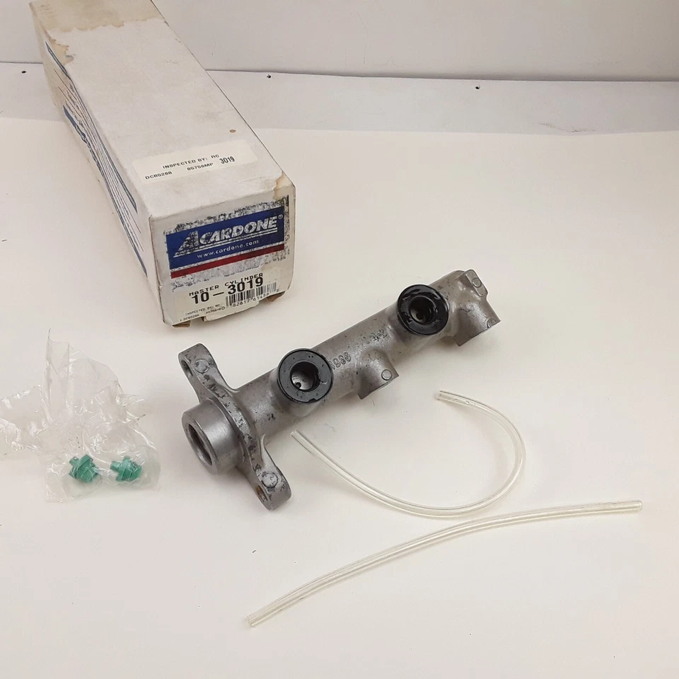 Cardone 10-3019 Brake Master Cylinder Reman para 1999-2004 Ford Mustang - Imagem 1 de 4
