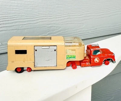 1969 DODGE TRACTOR & ARTICULATED HORSE VAN Matchbox KINGSIZE K-19 TOY - Image 1 of 4