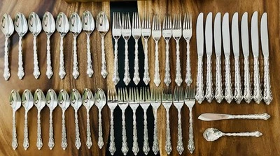 Servicio de cubiertos INTERNATIONAL DEEP SILVER DELICATO para 8 - 42 piezas Foto 1 de 4