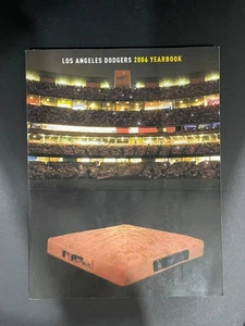 2006 Los Angeles Dodgers Baseball Yearbook - Picture 1 of 3