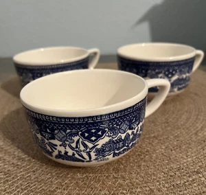 3 Vtg Churchill Blue Willow Tea Cups Coffee Mugs ENGLAND 8 oz Georgian Shape - Picture 1 of 4