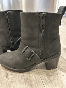 EUC UGG DAMEN FERN WASSERDICHT LEDER ABSATZ STIEFEL GRÖSSE 5,5 US 3,5 UK 36,5 EU - Bild 1 von 8