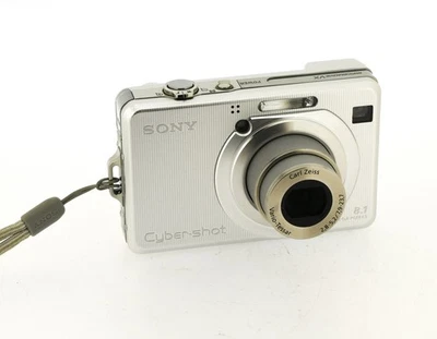 Sony Cyber-shot DSC-W100 avec chargeur et batterie – Numéro 1658817 - Photo 1/4