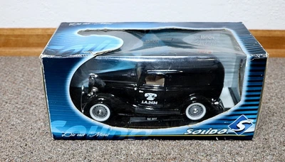 Camión de reparto Ford Solido 1934 fundido a presión negro escala 1:18-nuevo-en-caja Foto 1 de 3