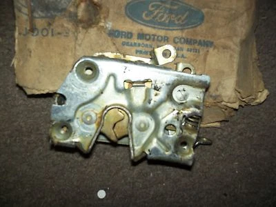 Nuevo de Lote Antiguo 1983 1984 1985 1986 Ford Escort PESTILLO PUERTA TRASERA MONTAJE DIESTRO Foto 1 de 2