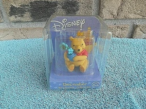 Winnie Puuh Dezember Geburtstag Geburtsstein Edelstein Sammlerstück Disney Figur - Bild 1 von 10