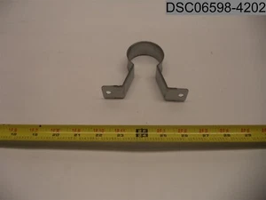 Qty = 99: Lansdale CPVC STAND OFF STRAP MODEL LVH772, 1 1/2" - Picture 1 of 4