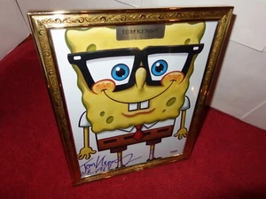 PANTALONES CUADRADOS BOB ESPONJA AUTÓGRAFO TOM KENNY ENMARCADO CERTIFICACIÓN PSA/ADN FIRMADO B8 - Imagen 1 de 19