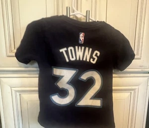 Camisa KAT #32 Minnesota Timberwolves para niños pequeños de la NBA 2T - Imagen 1 de 8