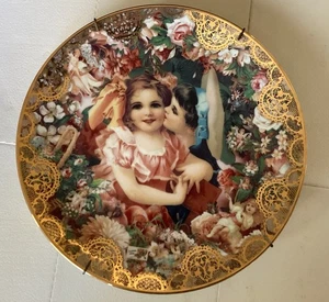 Romantisches viktorianisches Andenken "Liebster Kuss" Teller mit Draht Wand Hangar 1992 - Bild 1 von 3