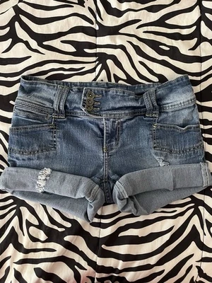 Pantalones Cortos de Jean Red Remache Denim Lavado Medio Tiro Bajo Dobladillo Enrollado Mujer Talla 7 Foto 1 de 4