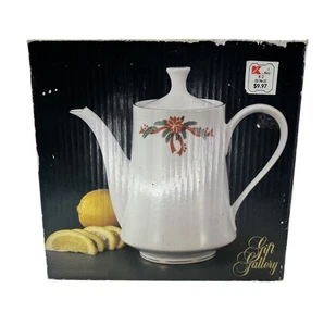 Tetera de café Fairfield Fine China Navidad flor de pascua y cinta adorno dorado años 80’s - Imagen 1 de 8