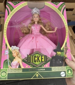 Mattel Universal Pictures Wicked Deluxe Glinda Fashion Doll IN HAND URL MISPRINT - Picture 1 of 3