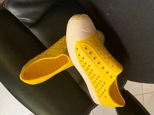 Native Shoes size 8 womens slip on - Picture 1 of 2