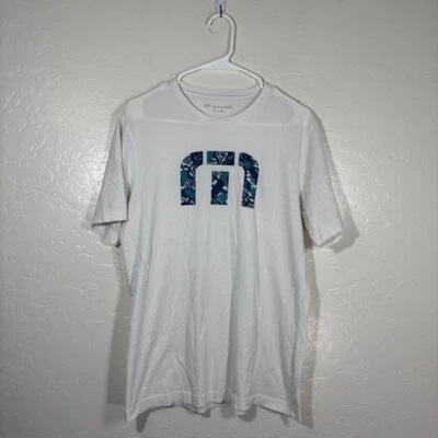 Travis Mathew T Shirt Mens Medium Graphic Logo Pima Cotton White Crew - Image 1 of 4