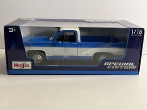 Maisto 1974 C10 Cheyenne Super Pick-up Truck Blue & White Square Body 1:18 NIB - Picture 1 of 7