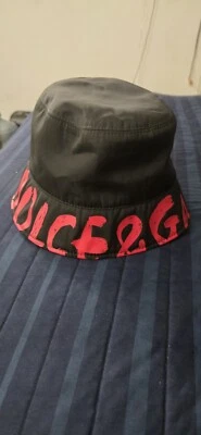 CHAPÉU BALDE MASCULINO DOLCE & GABBANA 💯 AUTÊNTICO TAMANHO 56 US$ 210 - Imagem 1 de 4
