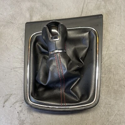 SEAT LEON GEAR KNOB & GAITOR  6 SPEED 5F2711113P 2014 - Image 1 of 3