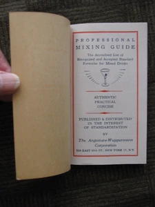 PROFESSIONAL MIXING GUIDE Drinks Booklet from Angostura Wuppermann Corp. 1947 - Imagen 1 de 8