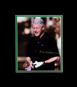 Bill Clinton Original Autograph-From Clinton Foundation - Picture 1 of 3