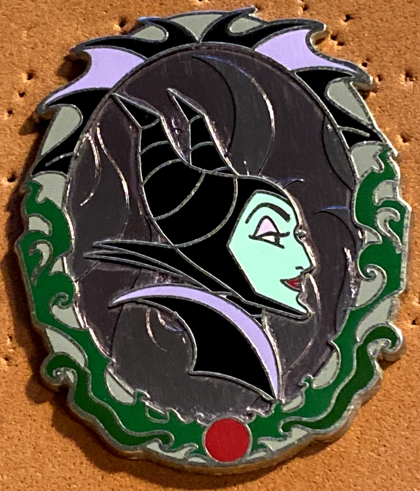 迪斯尼 DLR 2016 PASSHOLDER CAMEOS 带 Character 男性 睡觉 美人胸针 — 第 1/1 张图片