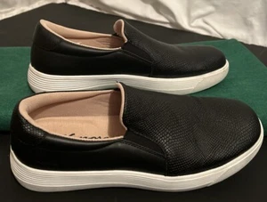 Vepose Women's Slip-On Comfort Shoes Size 9 1/2 Black Reptile Embossed - Picture 1 of 5