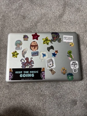 Apple MacBook Pro - Not Working! For Parts Only - Image 1 of 4