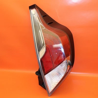 TOYOTA PRIUS C LUZ TRASERA PASAJERO DERECHO 2014 2015 2016 2017 LED OEM Foto 1 de 4