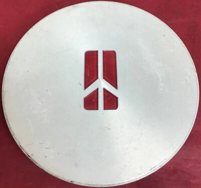 ONE USED OEM 1993-1995 Oldsmobile 88 Center Caps 25613984 12599 - Image 1 of 4