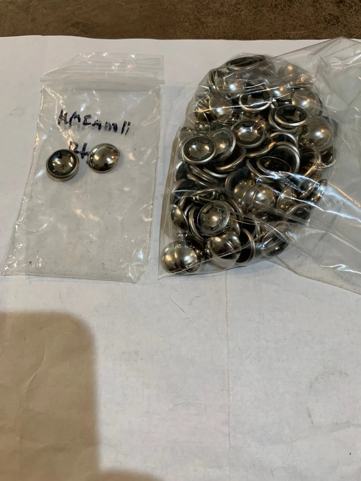 Peg Perego MMCA0011 axle cap nuts (95+) with body - Image 1 of 1