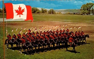 1970 ROYAL MOUNTED POLICE, CANADA POSTCARD Musical Ride, Canadian Flag - Picture 1 of 2
