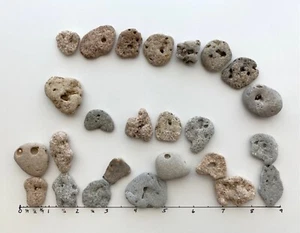 25 natürliche löchrige Strandsteine 1" Hag Steine Adder Fee Lucky Wish Surf-Tumble C3 - Bild 1 von 12