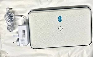 EE Smart Hub 2 Wi-Fi Router - Picture 1 of 2