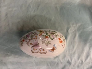 AVON Butterflies Fine Porcelain Decorated Egg With 22K Gold Trim Vintage 1974 - Picture 1 of 8