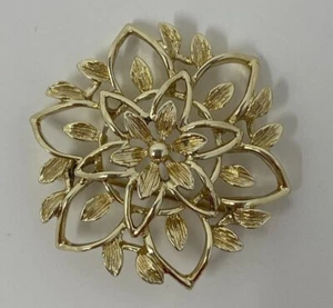 Vintage Signed Sarah Coventry Gold tone Flower Brooch 1960 - Picture 1 of 9