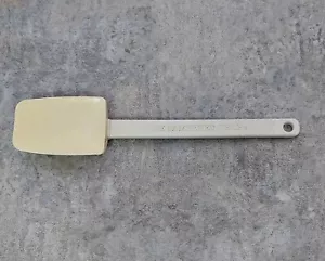 The Pampered Chef 1657 Mix N Scraper 12" White - Picture 1 of 2