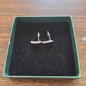 SLUYNZ 925 Sterling Silver Leaf Stud Earrings - Picture 1 of 5