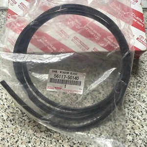 NEW🔺️ Genuine Lexus ES250 350 300 PRIUS Windshield Glass Trim 5611750140 - Picture 1 of 4