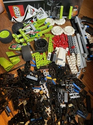 LEGO TECHNIC: RC Tracked Racer (42065) - Image 1 of 4