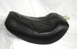 88-95 Suzuki Intruder VS1400GLPS Flame Stitch Seat 45100-38B04-9HZ ST1535 - Picture 1 of 14