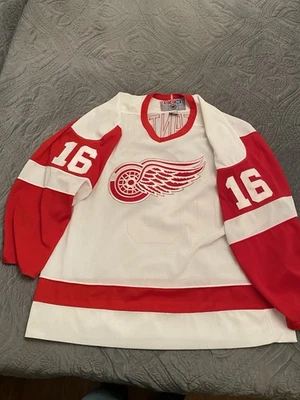 #16 Vladimir Konstantinov CCM Detroit Red Wings Jersey Men XLarge Vtg Clean - Image 1 of 4