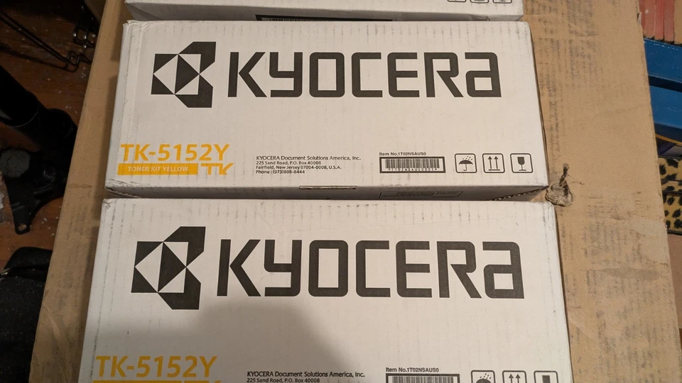 Cartucho de tóner amarillo Kyocera OEM TK-5152Y 1T02NSAUS0 Foto 1 de 1
