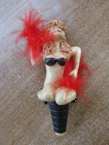 TAPÓN DE BOTELLA DE VINO LAURENSTON NUEVA PLUMA BAILARINA STRIPPER TANGA BIKINI NEGRA - Imagen 1 de 3