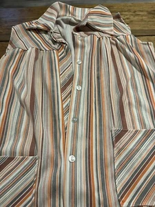 VTG 1980s Women's Polyester, Collared Sleeveless Button Down Top w/pockets - Picture 1 of 11
